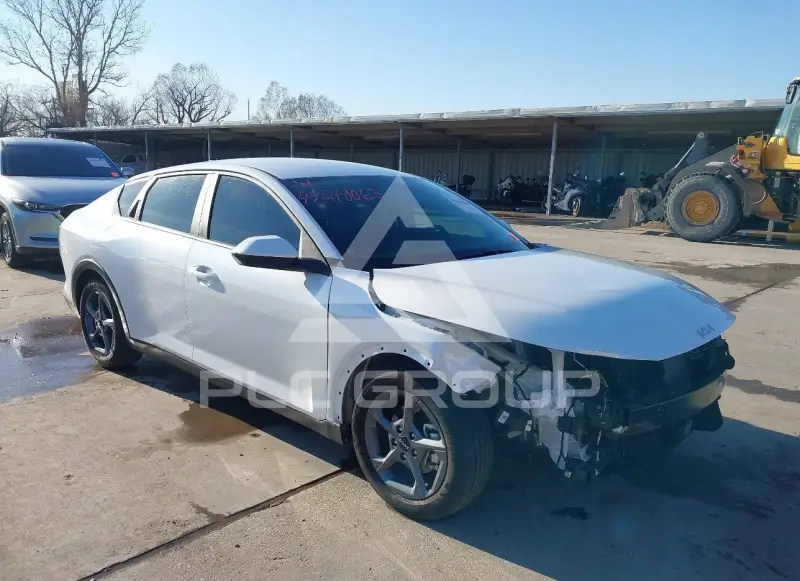 2025 KIA K4 фото