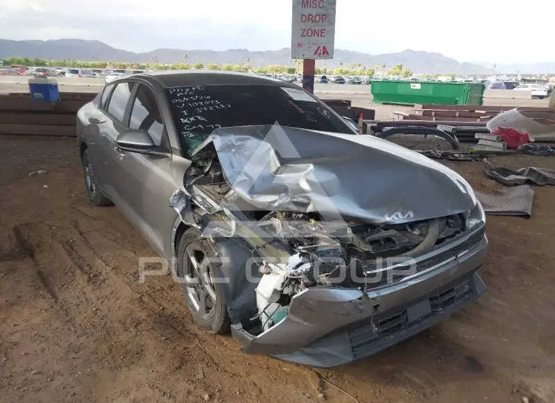 2025 KIA K4 фото