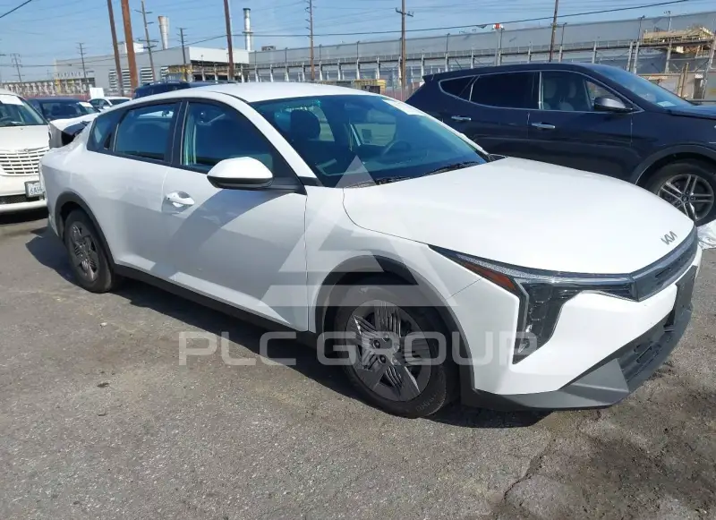 2025 KIA K4 фото