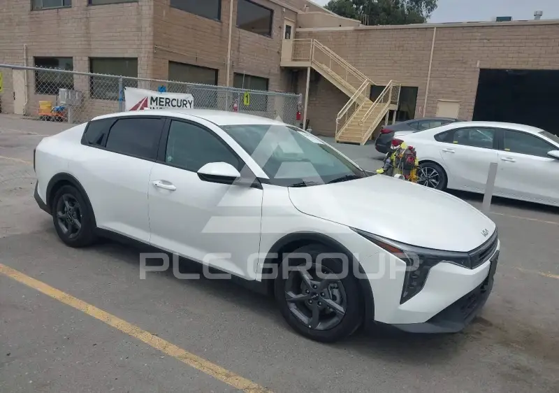 2025 KIA K4 фото