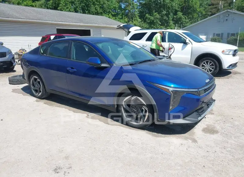 2025 KIA K4 фото
