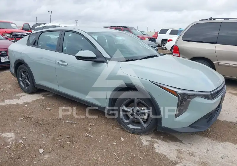 2025 KIA K4 фото