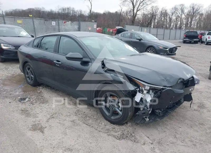 2025 KIA K4 фото