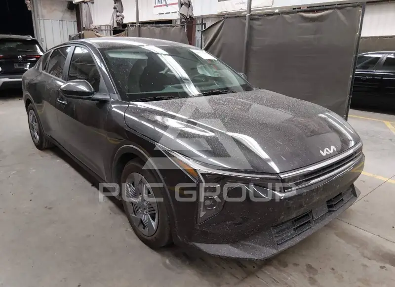 2025 KIA K4 фото