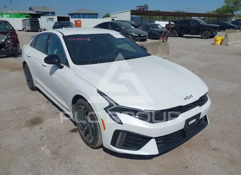 2025 KIA K5 photo