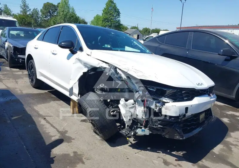 2025 KIA K5 фото