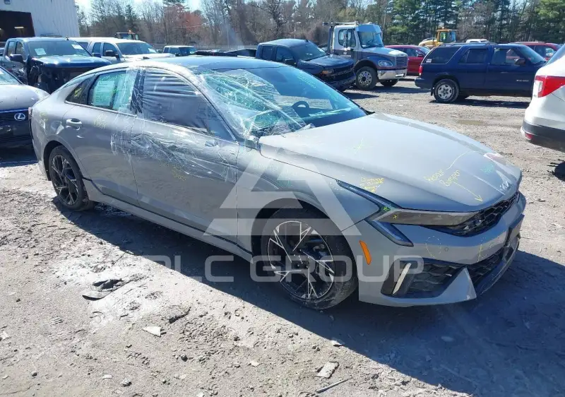 2025 KIA K5 фото