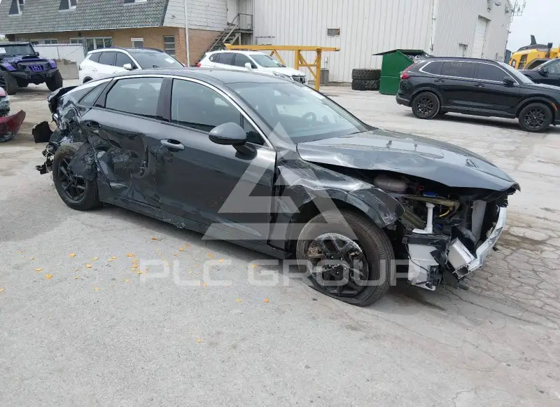 2025 KIA K5 photo