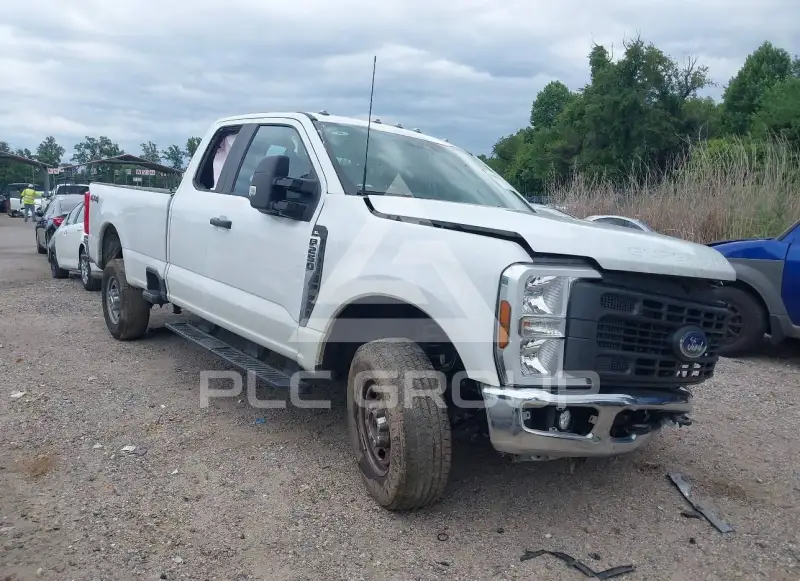 2025 Ford F-250 фото