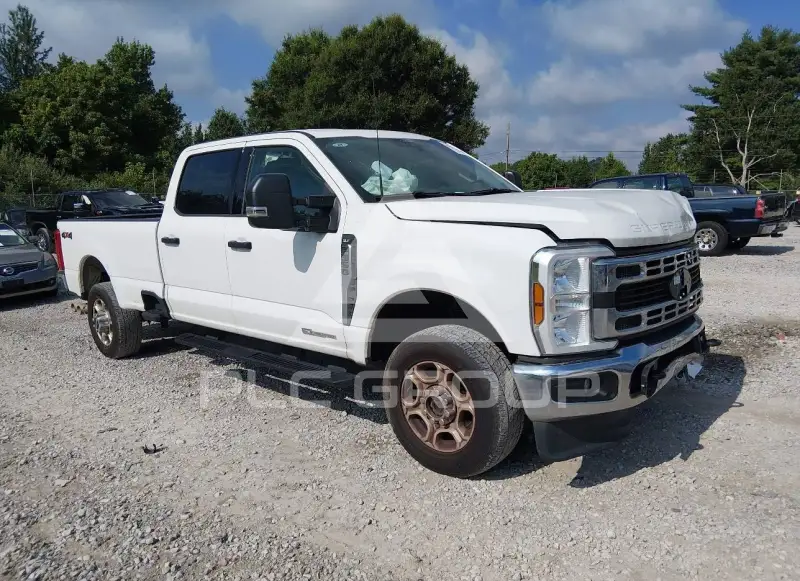 2025 Ford F-350 фото