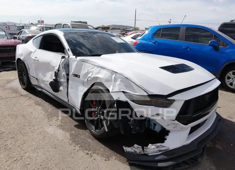 2025 Ford MUSTANG фото