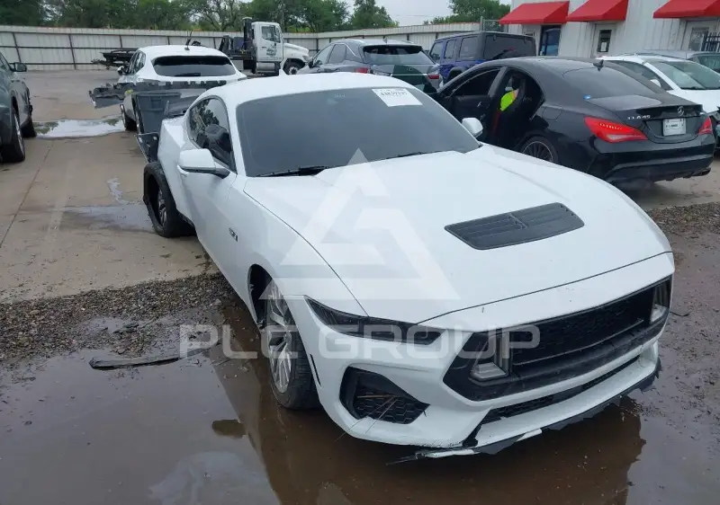 2025 Ford MUSTANG фото