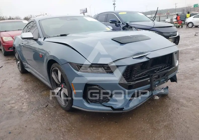 2025 Ford MUSTANG фото
