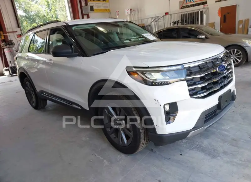 2025 Ford EXPLORER photo