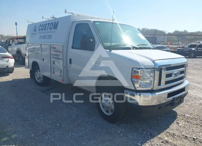 2025 Ford E-350 photo