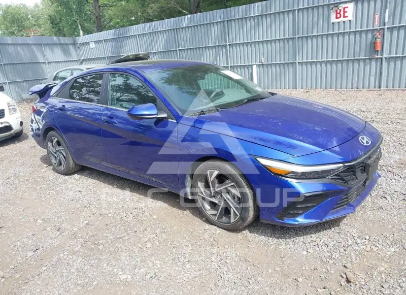 2025 Hyundai Elantra photo