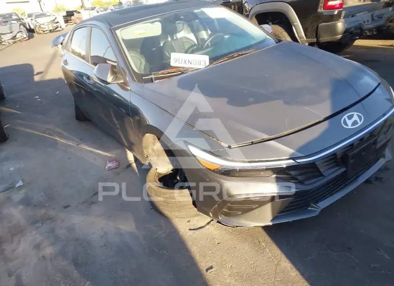 2025 Hyundai Elantra фото