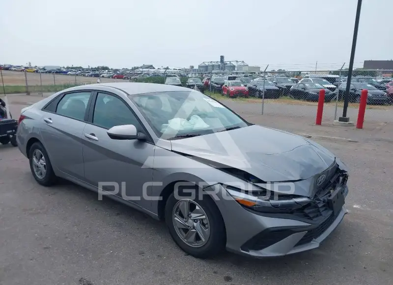 2025 Hyundai Elantra photo