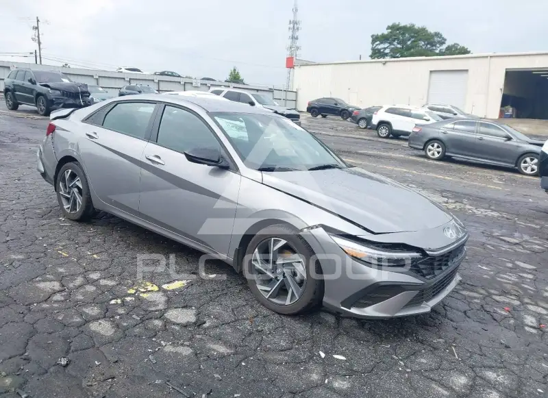 2025 Hyundai Elantra photo