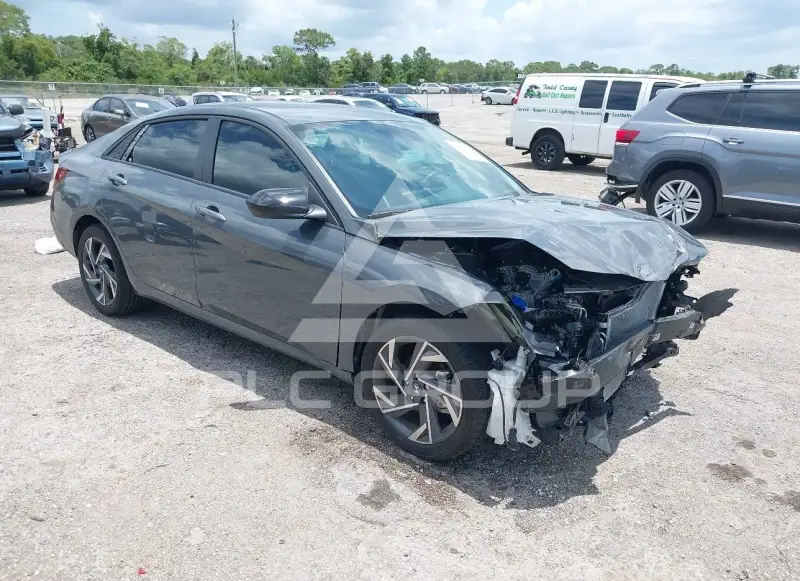 2025 Hyundai Elantra фото