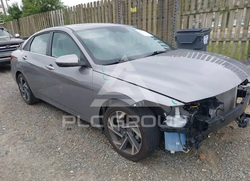 2025 Hyundai Elantra photo