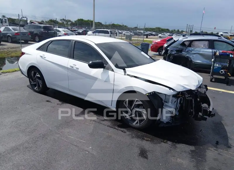 2025 Hyundai Elantra фото
