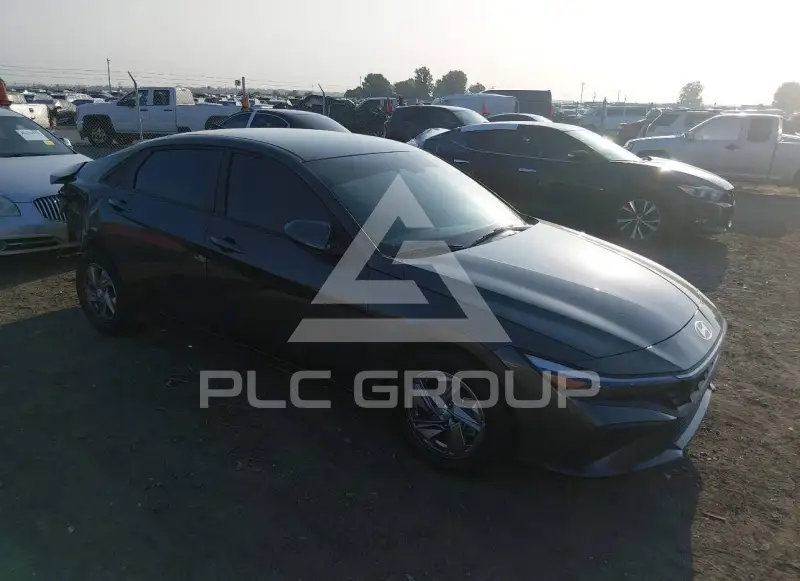 2025 Hyundai Elantra photo