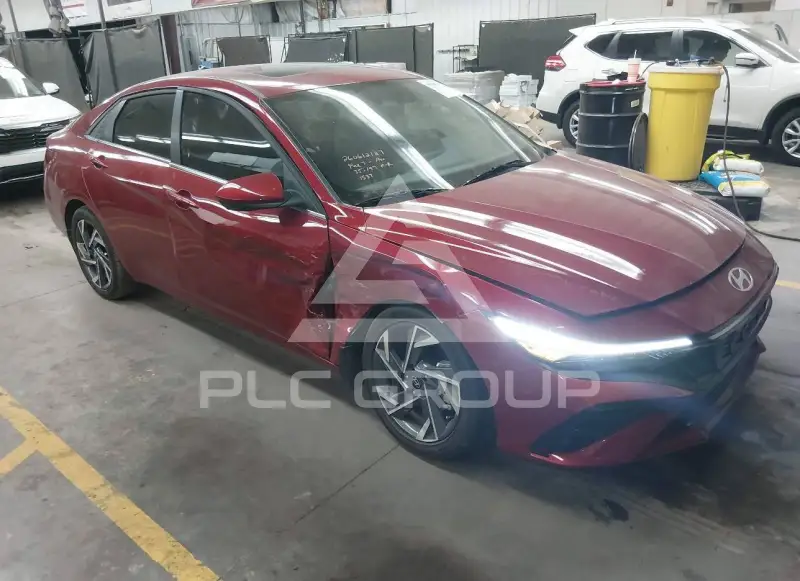 2025 Hyundai Elantra photo