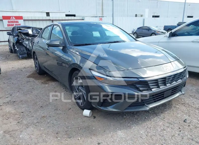 2025 Hyundai Elantra фото