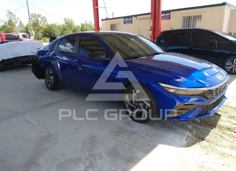 2025 Hyundai Elantra фото