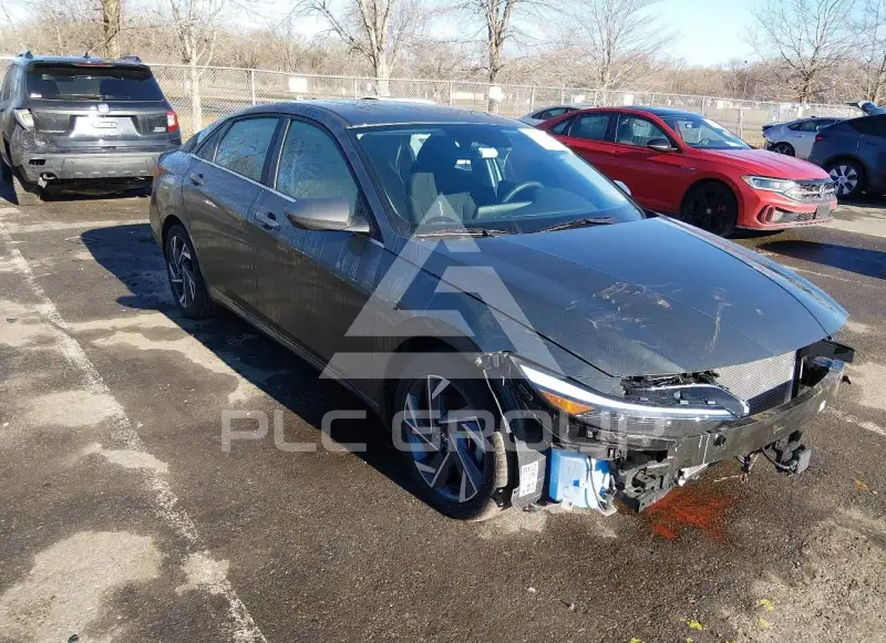 2025 Hyundai Elantra фото
