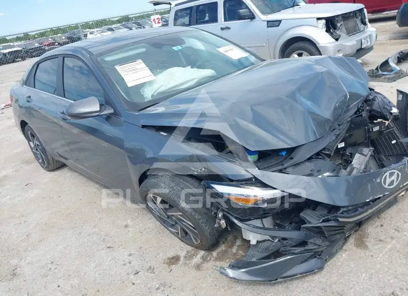 2025 Hyundai Elantra фото