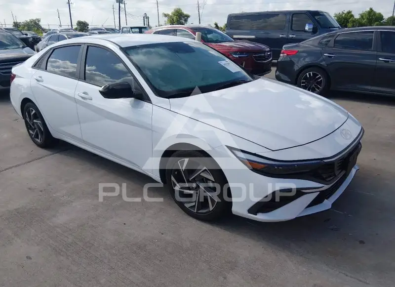 2025 Hyundai Elantra photo