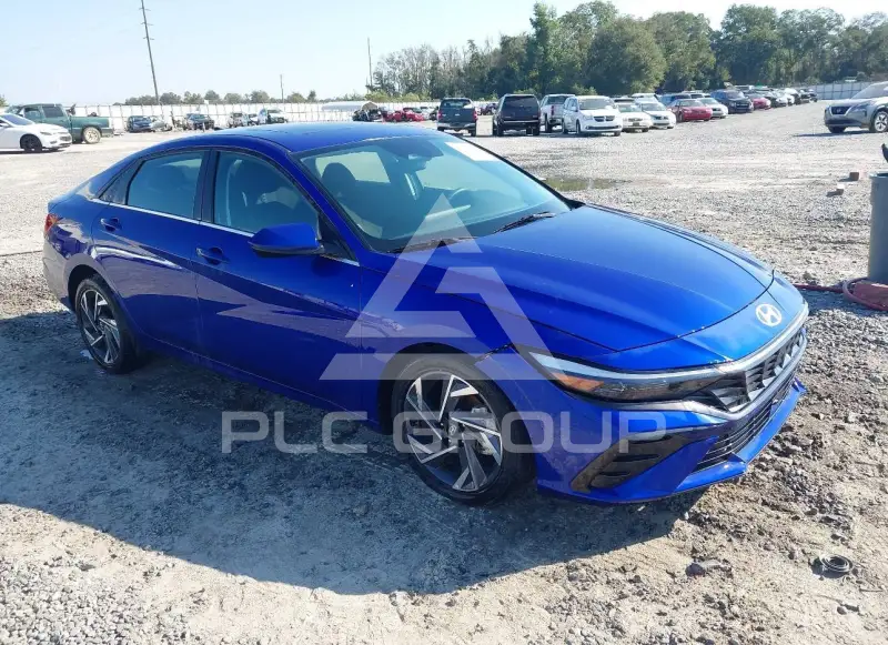 2025 Hyundai Elantra photo
