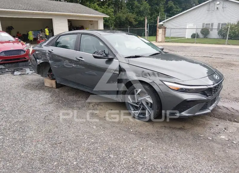 2025 Hyundai Elantra photo