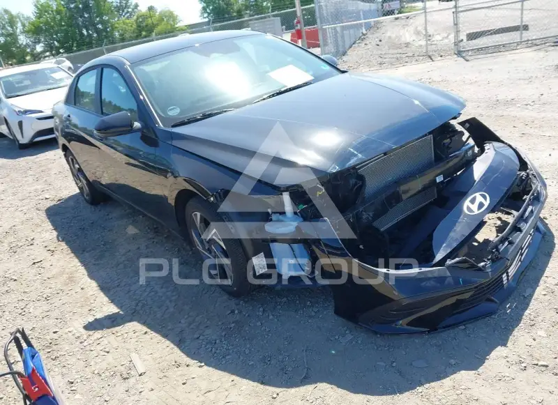 2025 Hyundai Elantra photo