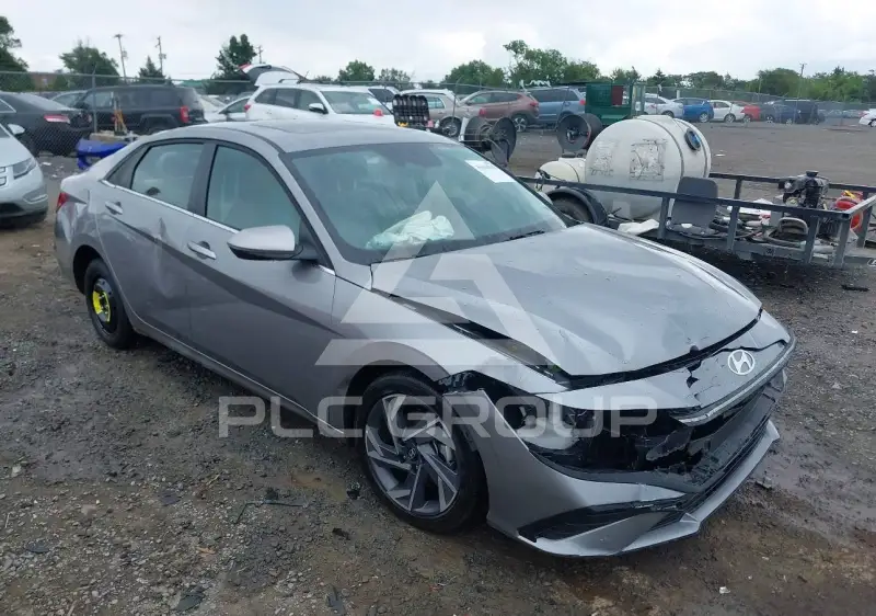 2025 Hyundai Elantra photo