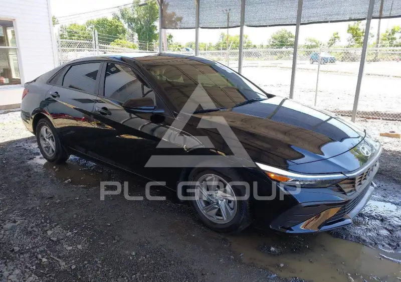 2025 Hyundai Elantra photo