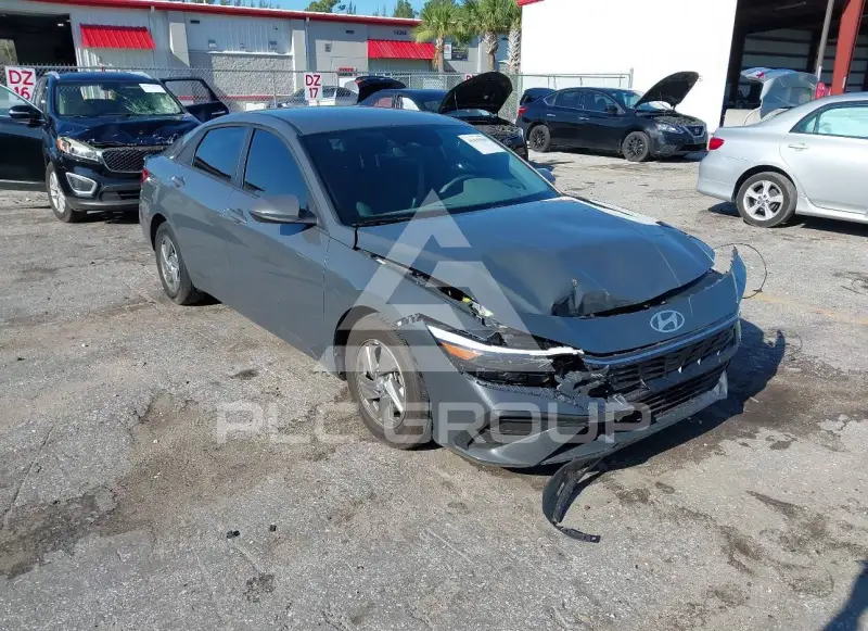 2025 Hyundai Elantra photo