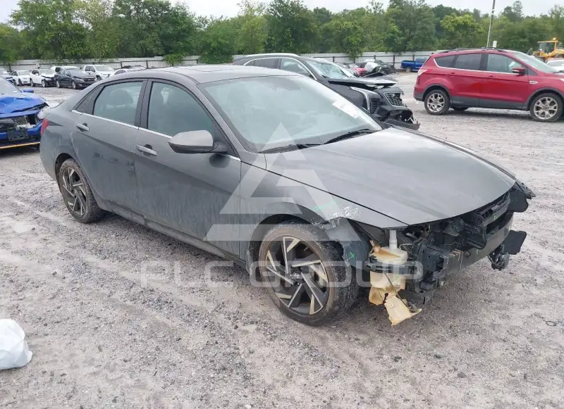 2025 Hyundai Elantra photo