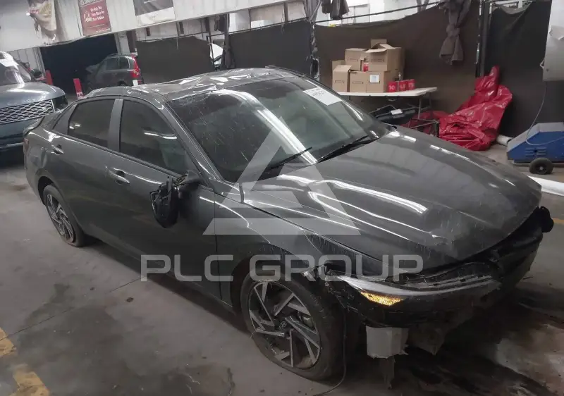 2025 Hyundai Elantra фото
