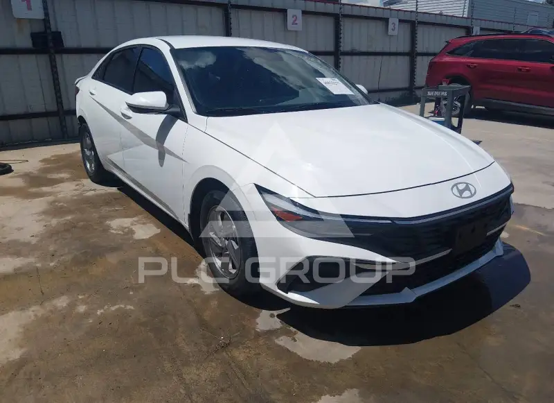 2025 Hyundai Elantra photo
