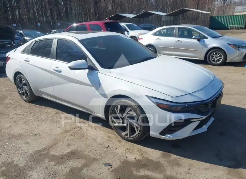 2025 Hyundai Elantra фото