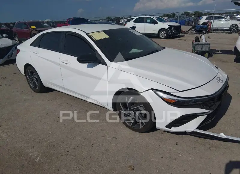 2025 Hyundai Elantra photo