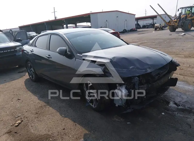2025 Hyundai Elantra photo