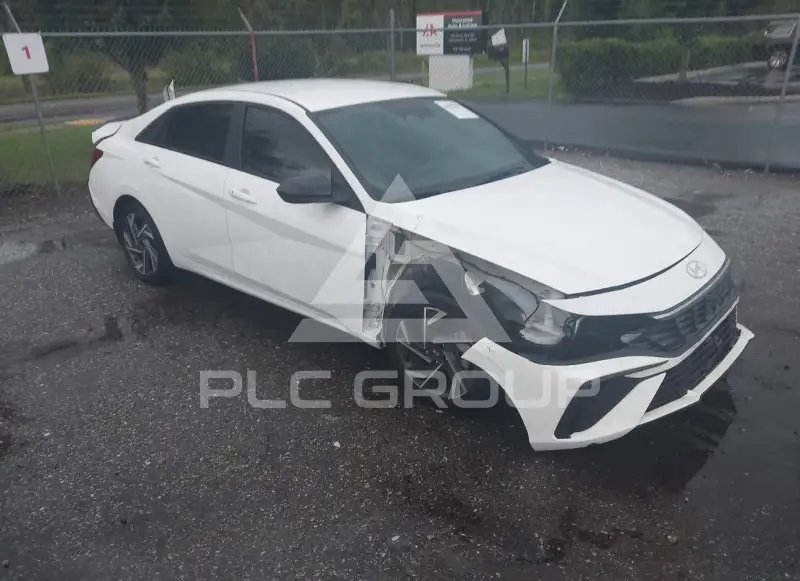 2025 Hyundai Elantra photo