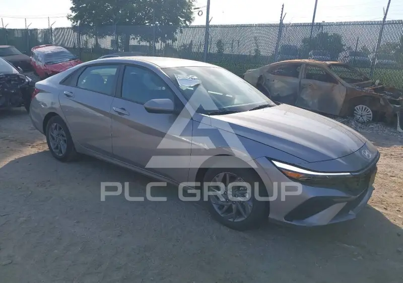 2025 Hyundai Elantra фото