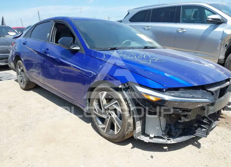 2025 Hyundai Elantra photo