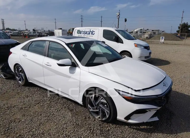 2025 Hyundai Elantra фото