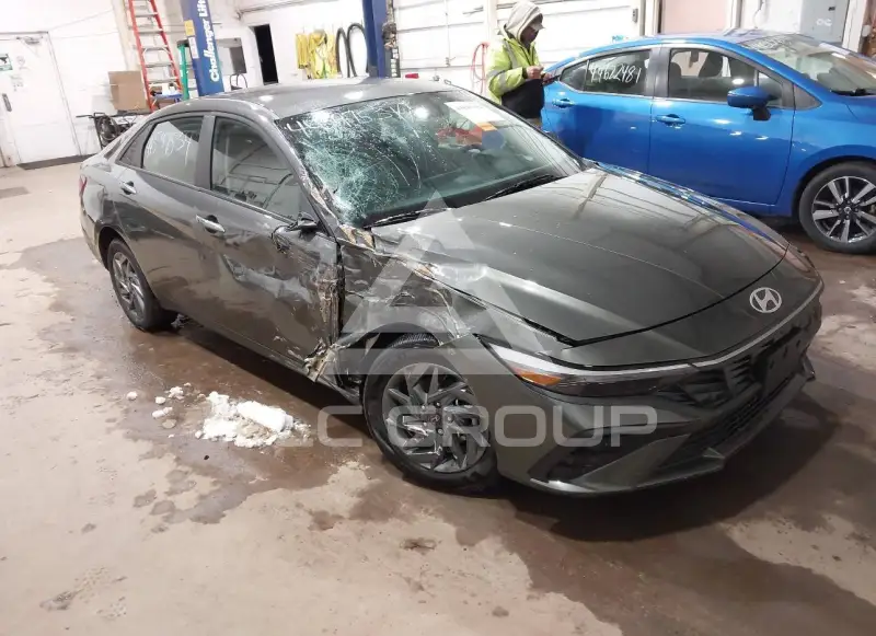 2025 Hyundai Elantra фото